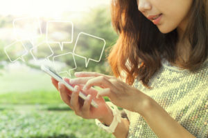 愚痴聞きアプリで気分はすっきりする？話題の愚痴聞きアプリ3選。