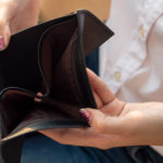 カウンセリングを受けたいのにお金がない…なぜ料金が高い?対処法は?
