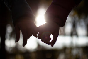 プラトニック不倫って？セカンドパートナーを持つメリットと注意点