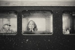 偽物の幸せ像に悩まされていませんか？嘘の幸せに執着しているなら