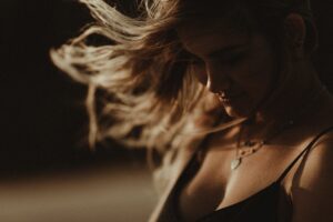 キラキラ起業女子の実態とは？起業女子のビジネスごっこと稼げない理由