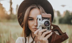 自分の顔が嫌い…写真が怖い人の克服法は似ていると言われる人を探してみること