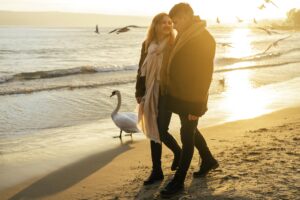 毎日がモノクロからカラフルに！大人の恋愛が最重要であり人生を彩る理由