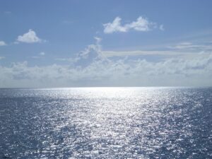 「他人を気にしない」は最強の生き方！海洋クレオールの精神と自分軸を取り戻す方法